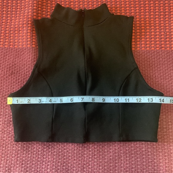 FASHION NOVA SIZE S Cropped Zip-up Mock Neck Tank Top - Picture 6 of 8